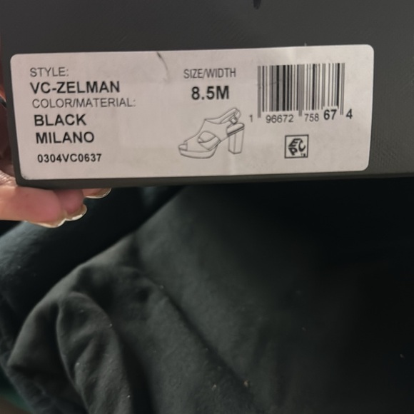 Vince Camuto. Size 8.5 - Picture 4 of 4